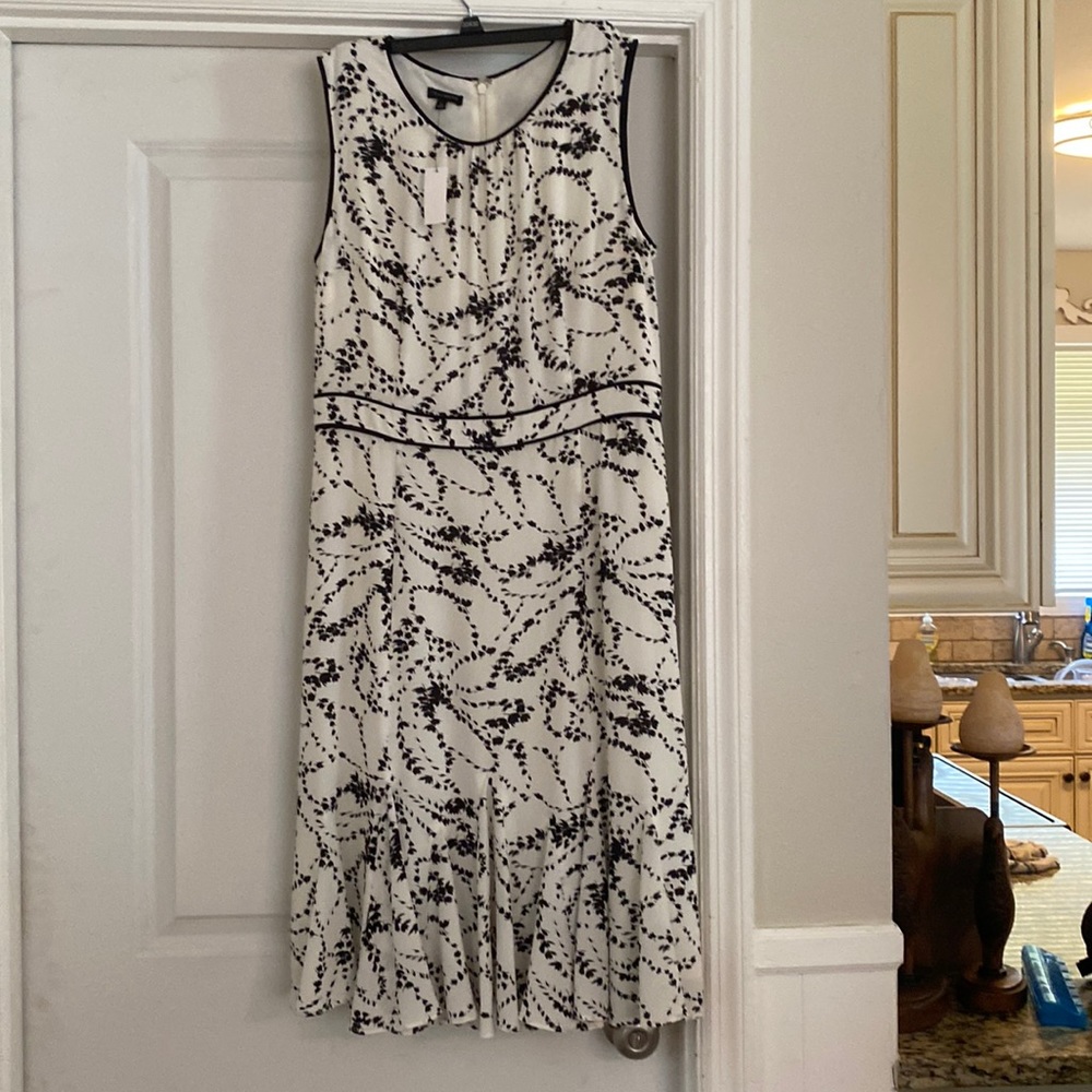 Talbots women dress. 95% polyester. Never been worn.